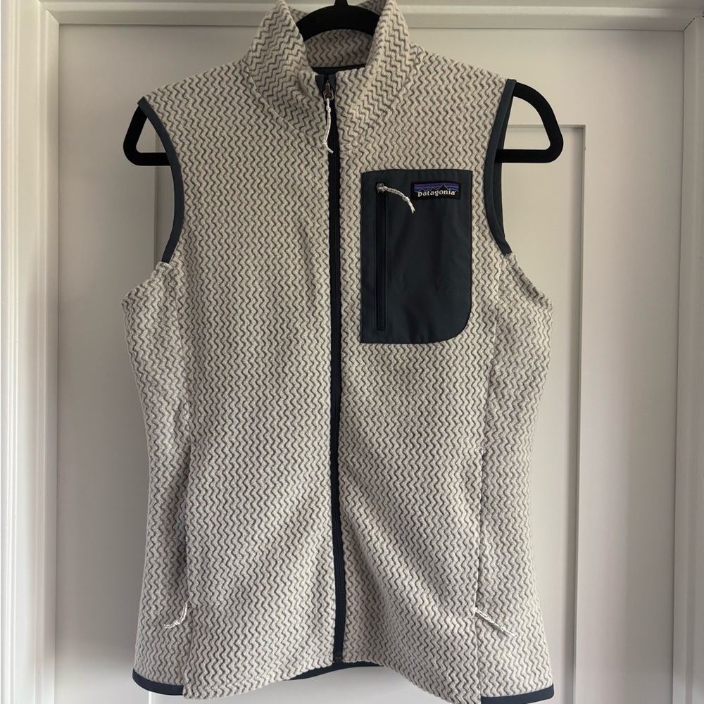 Patagonia Women’s Size Small R1 Air Fleece Vest Wool White New With Tags